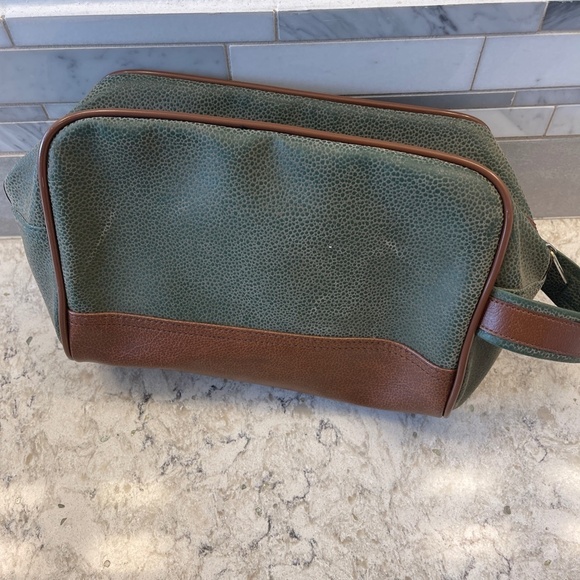 MGM Grand Cast Casino Green‎ Suede Toiletry Bag - Picture 4 of 10